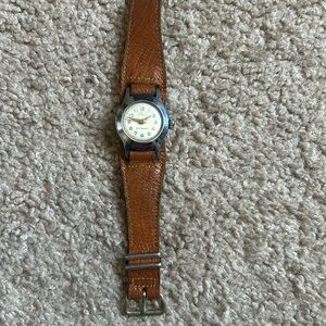Timex‎ women’s vintage tan/silver leather adjustable bracelet watch